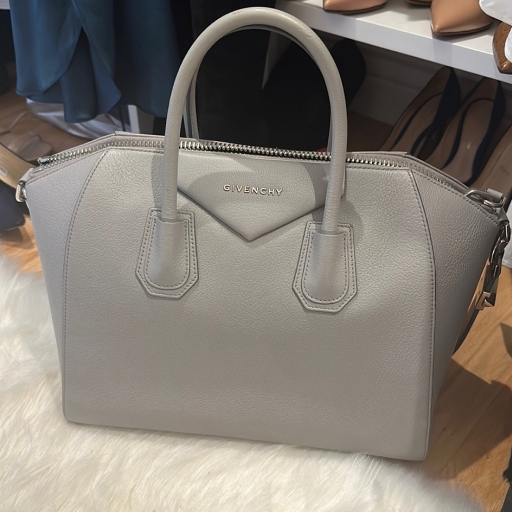 Givenchy Antigona Medium